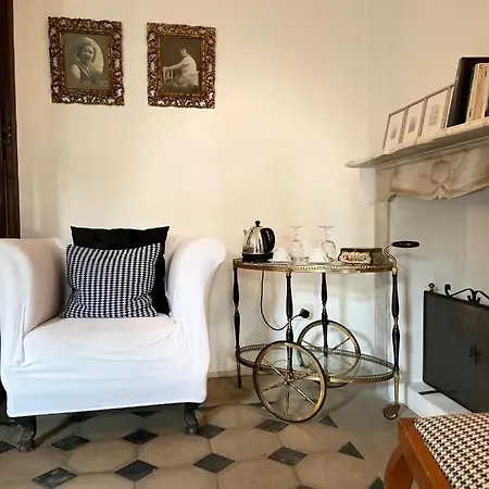 Luxury House - Casa Alfieri Al 30 *
